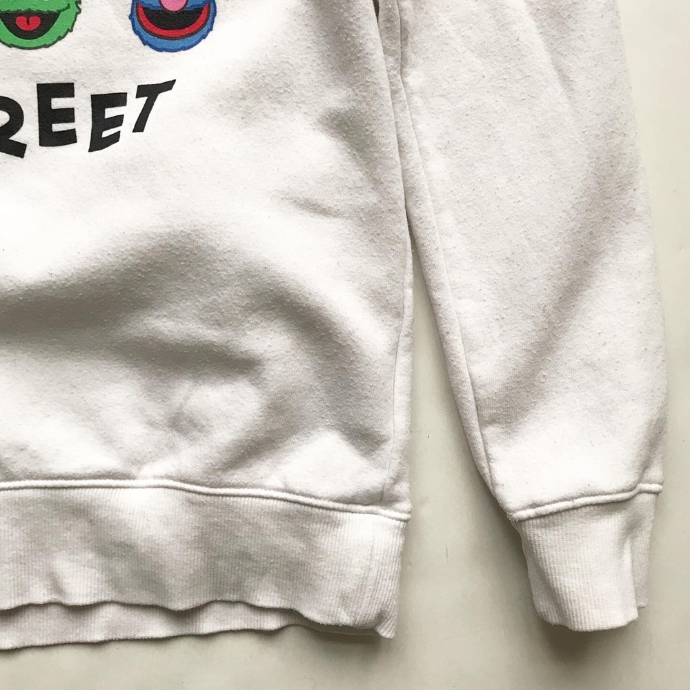 H&M X Sesame Street sweatshirt GUC 8-10Y - Picture 3 of 6